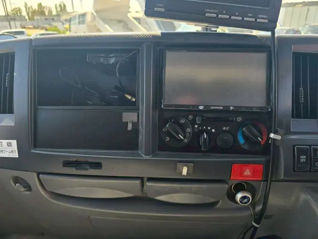 いすゞ エルフ TRG-NHR85A(2WD)の写真37