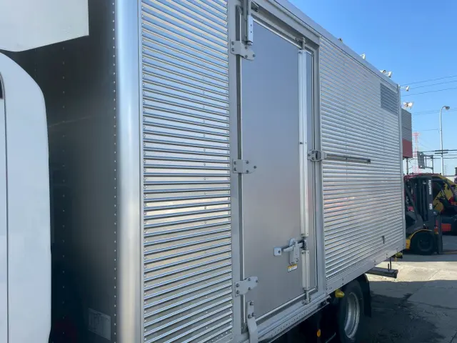 いすゞ エルフ 2RG-NPR88AN(2WD)の写真11