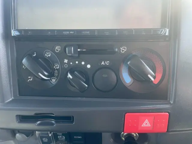 いすゞ エルフ 2RG-NPR88AN(2WD)の写真36