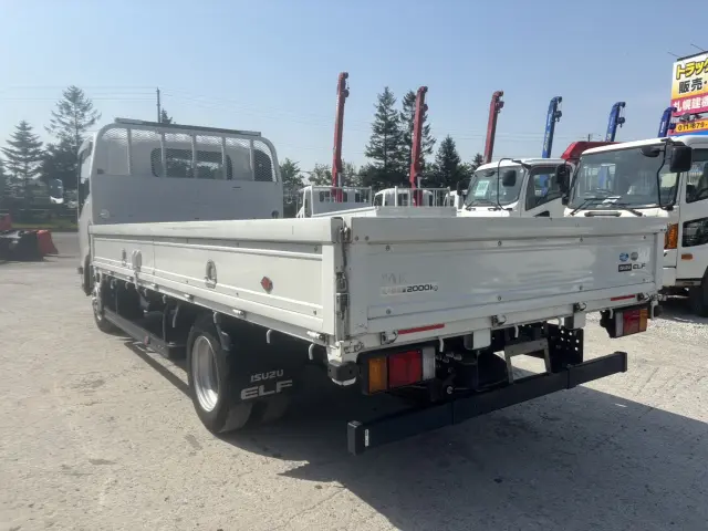 いすゞ エルフ 2RG-NPR88AR(2WD)の写真7