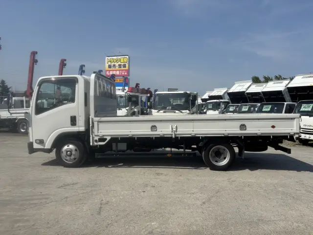 いすゞ エルフ 2RG-NPR88AR(2WD)の写真8