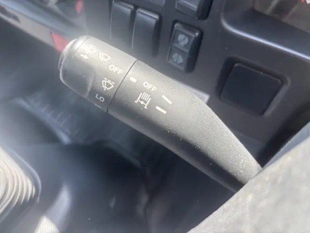いすゞ エルフ 2RG-NPR88AR(2WD)の写真29
