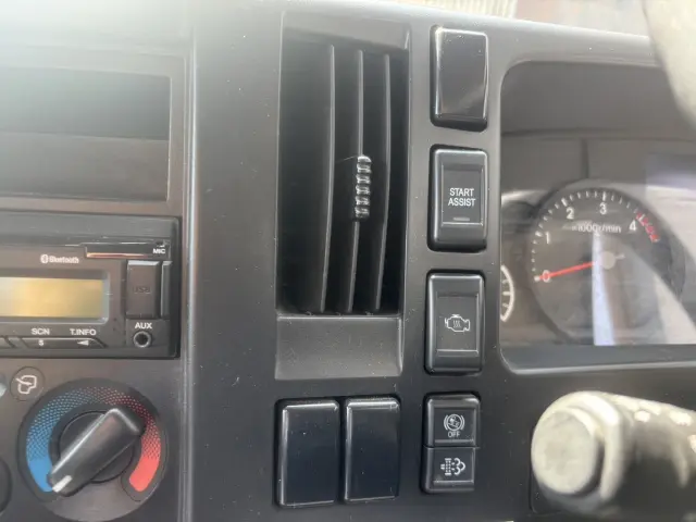 いすゞ エルフ 2RG-NPR88AR(2WD)の写真32