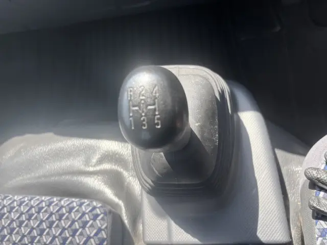いすゞ エルフ 2RG-NPR88AR(2WD)の写真37