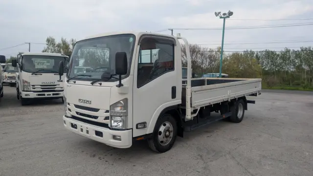 いすゞ エルフ 2RG-NPR88AR(2WD)の写真1