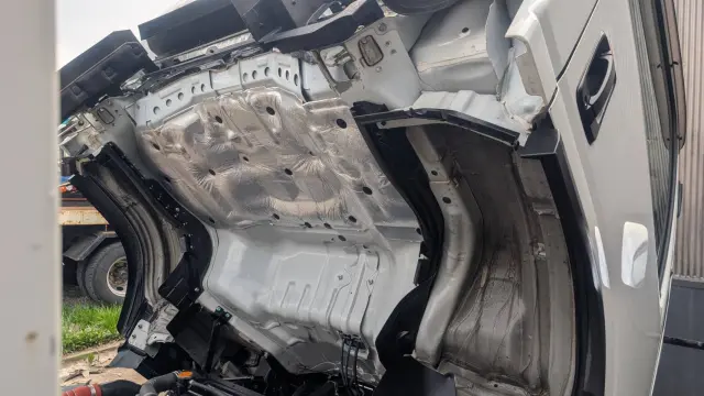 いすゞ エルフ 2RG-NPR88AR(2WD)の写真17