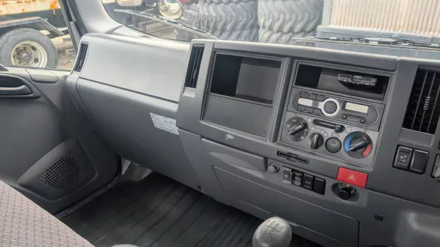 いすゞ エルフ 2RG-NPR88AR(2WD)の写真28