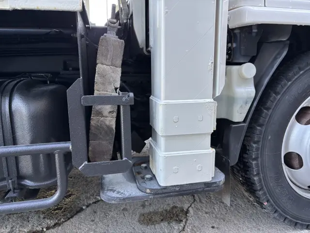 いすゞ エルフ TKG-NKR85YN(2WD)の写真32