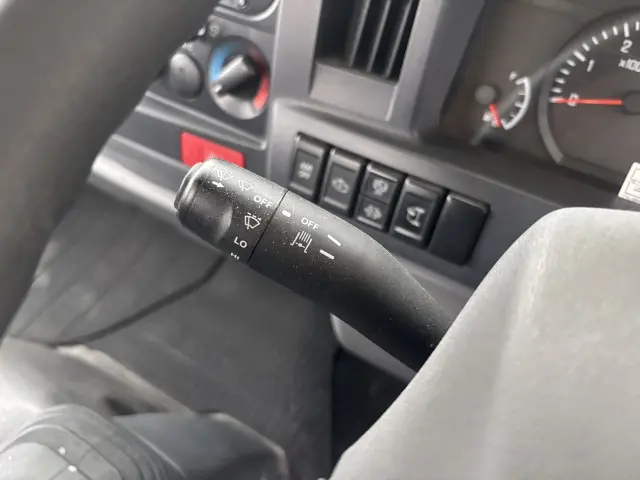 いすゞ エルフ TKG-NKR85YN(2WD)の写真38