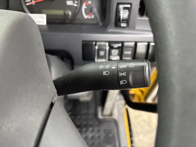 いすゞ エルフ TKG-NKR85YN(2WD)の写真39