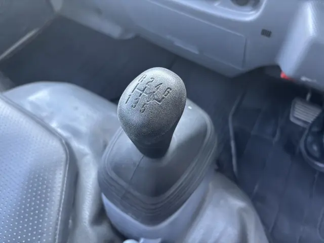 いすゞ エルフ TKG-NKR85YN(2WD)の写真39