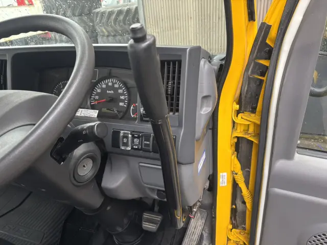 いすゞ エルフ TKG-NKR85YN(2WD)の写真40