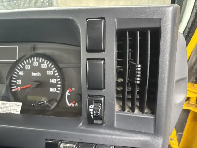 いすゞ エルフ TKG-NKR85YN(2WD)の写真42