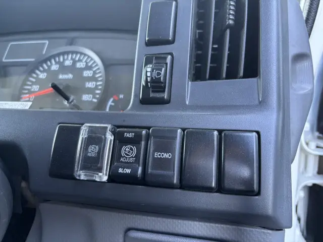 いすゞ エルフ TKG-NKR85YN(2WD)の写真42