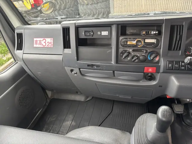 いすゞ エルフ TKG-NKR85YN(2WD)の写真43