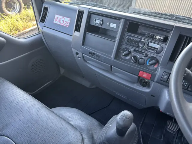 いすゞ エルフ TKG-NKR85YN(2WD)の写真44