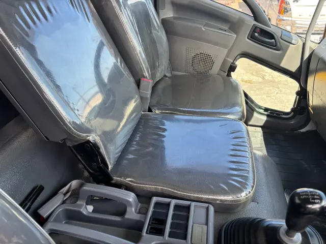 いすゞ フォワード TKG-FRR90S1(2WD)の写真40