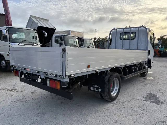 いすゞ エルフ BKG-NLS85AR(4WD)の写真5