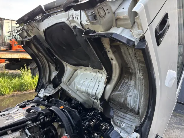 いすゞ エルフ BKG-NLS85AR(4WD)の写真14