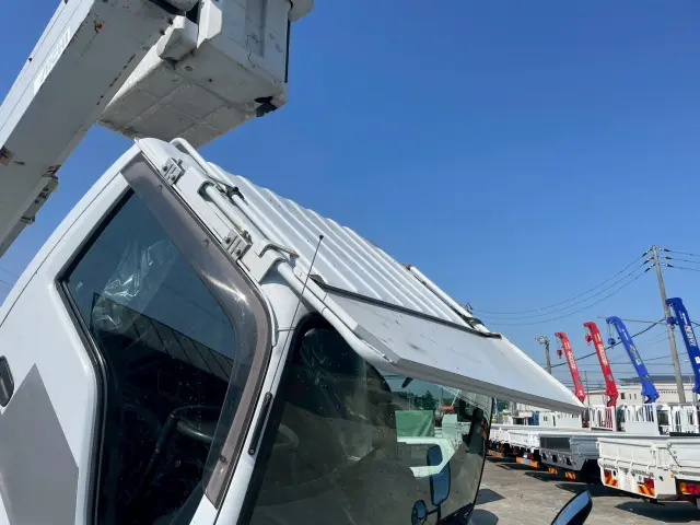 いすゞ エルフ SKG-NKR85YN(2WD)の写真43