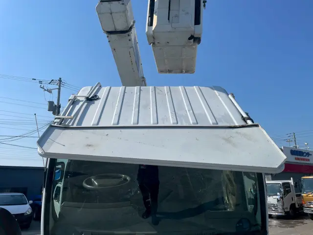 いすゞ エルフ SKG-NKR85YN(2WD)の写真44