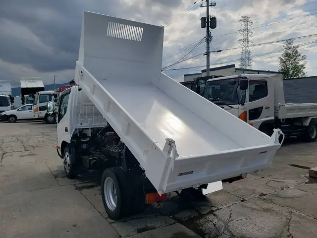 トヨタ ダイナ BDG-XZU368D(4WD)の写真6