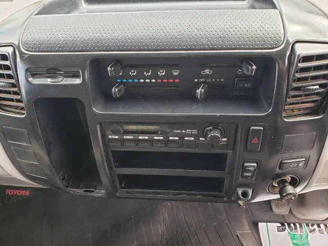 トヨタ ダイナ BDG-XZU368D(4WD)の写真24