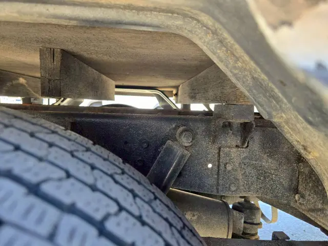 いすゞ エルフ BKG-NHS85A(4WD)の写真22