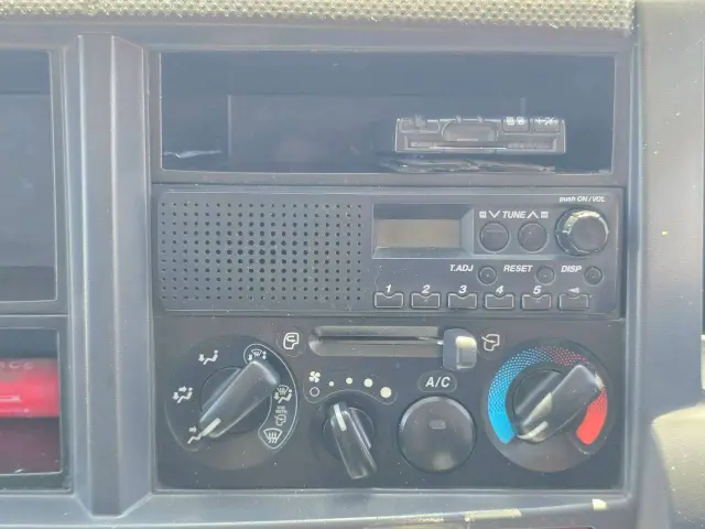 いすゞ エルフ BKG-NHS85A(4WD)の写真32