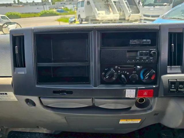 いすゞ エルフ BKG-NHS85A(4WD)の写真33