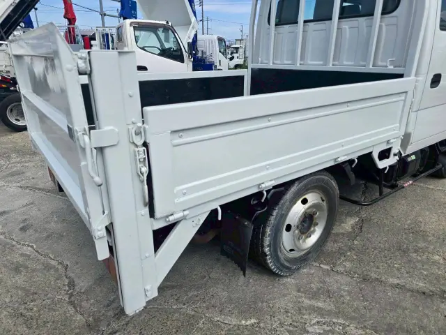 いすゞ エルフ KR-NHS69A(4WD)の写真10