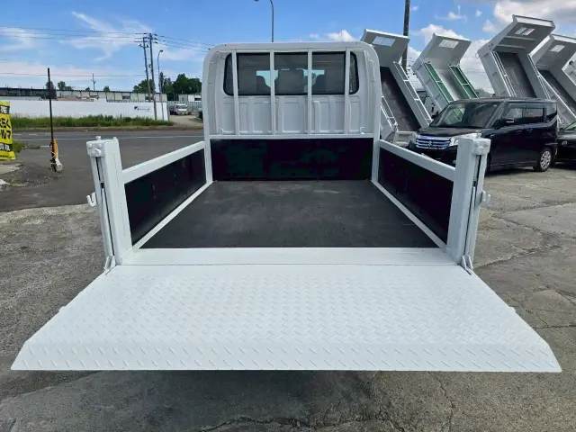 いすゞ エルフ KR-NHS69A(4WD)の写真12