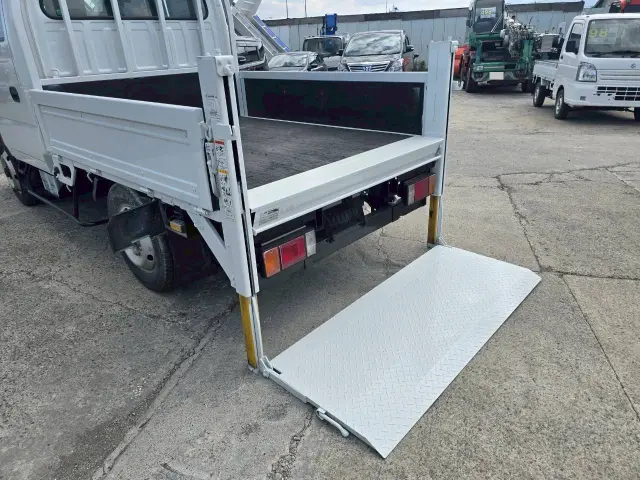 いすゞ エルフ KR-NHS69A(4WD)の写真14