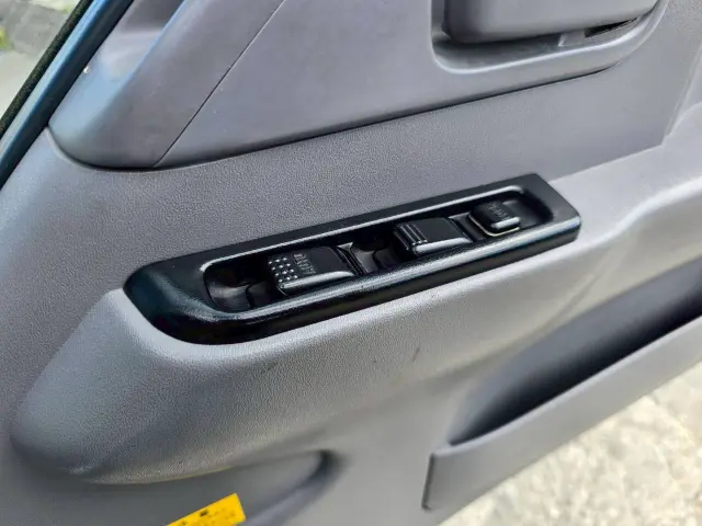 いすゞ エルフ KR-NHS69A(4WD)の写真27