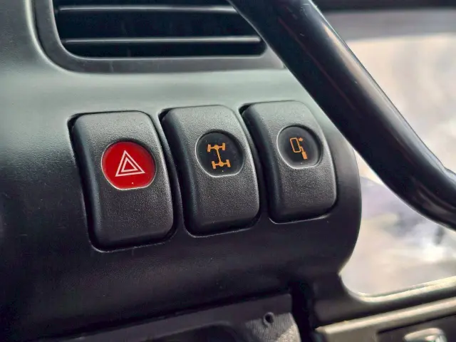 いすゞ エルフ KR-NHS69A(4WD)の写真33