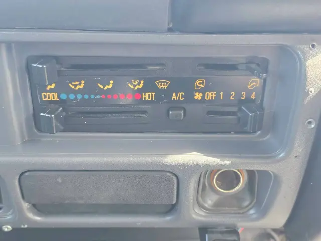 いすゞ エルフ KR-NHS69A(4WD)の写真37