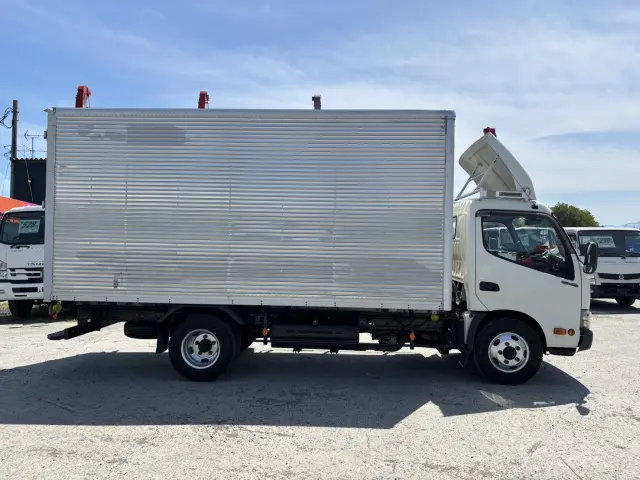 日野 デュトロ TKG-XZU695M(4WD)の写真4