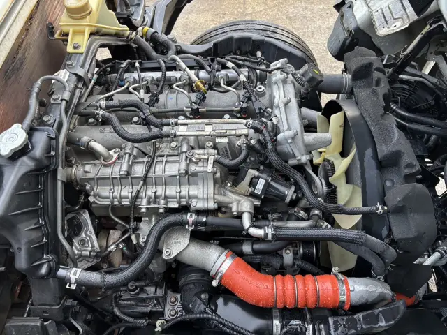 三菱 キャンター TKG-FDA50(4WD)の写真24