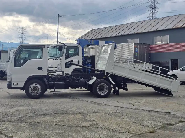 いすゞ エルフ TPG-NKS85AN(4WD)の写真5