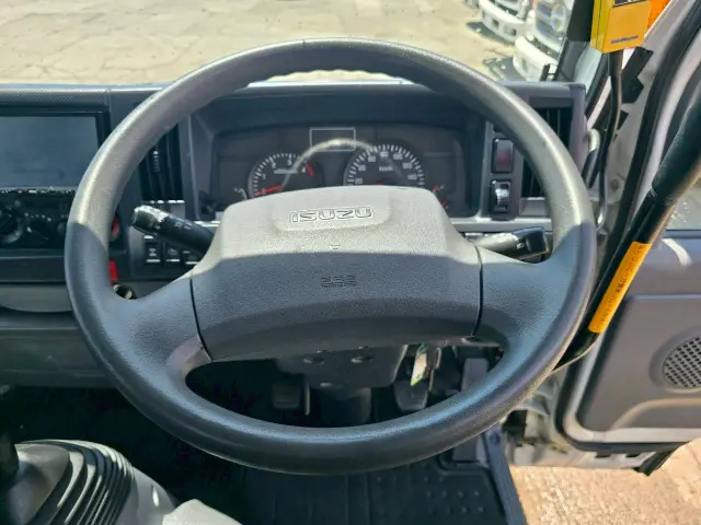 いすゞ エルフ TPG-NKS85AN(4WD)の写真30