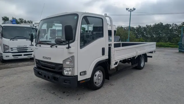 いすゞ エルフ TPG-NPR85AR(2WD)の写真1