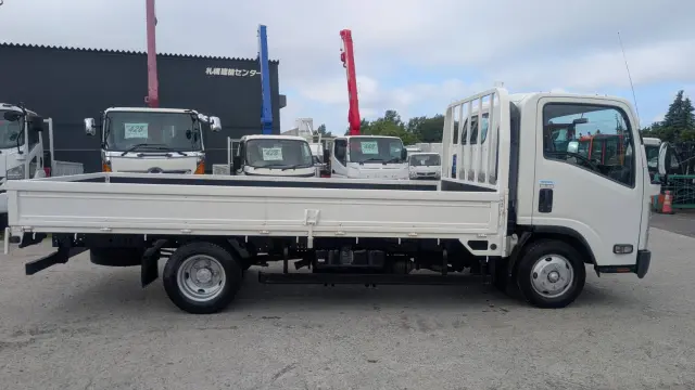 いすゞ エルフ TPG-NPR85AR(2WD)の写真4