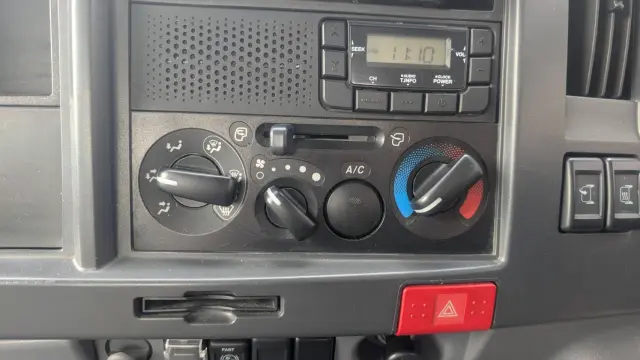 いすゞ エルフ TPG-NPR85AR(2WD)の写真40