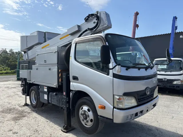 トヨタ ダイナ BDG-XZU304A(2WD)の写真3