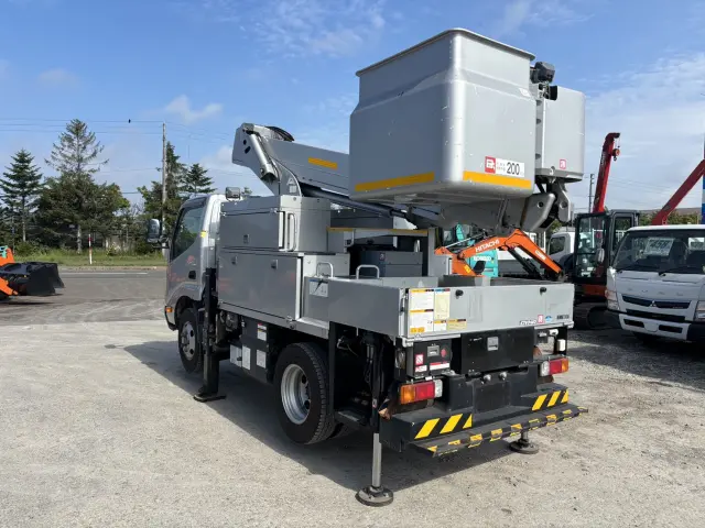 トヨタ ダイナ BDG-XZU304A(2WD)の写真7