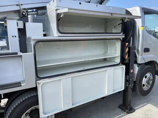 トヨタ ダイナ BDG-XZU304A(2WD)の写真12
