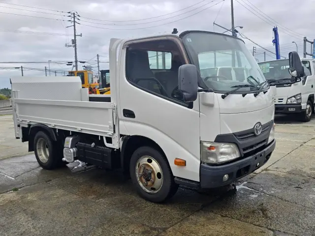 トヨタ ダイナ TKG-XZU675(4WD)の写真3