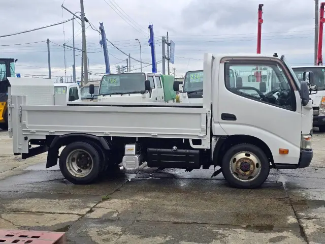 トヨタ ダイナ TKG-XZU675(4WD)の写真4