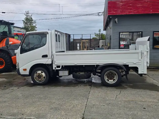 トヨタ ダイナ TKG-XZU675(4WD)の写真5