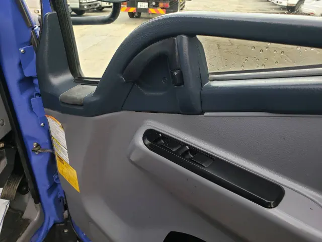 三菱 キャンター TKG-FBA60(2WD)の写真31